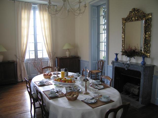 Chambres D'Hotes Le Chateau De La Plante Thuré エクステリア 写真